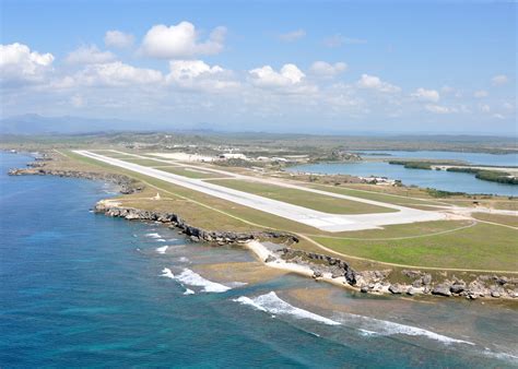 File:US Navy 100506-N-8241M-317 An aerial view of the Leeward Airfield at Naval Station ...