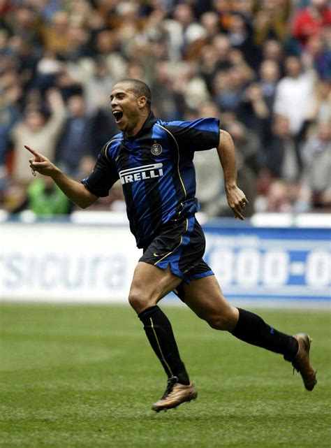 Pin by San Dro on Football impressions | Ronaldo inter, Ronaldo, Classic football shirts