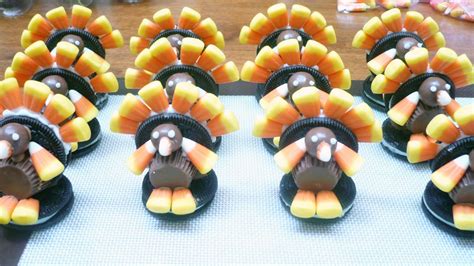 Smashing Cake Designs: Oreo Cookie Turkeys Tutorial