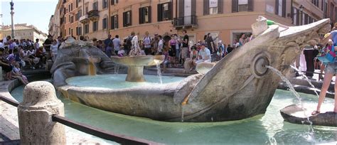 Spanish Steps Fountain | Fountain at the base of the Spanish… | Flickr