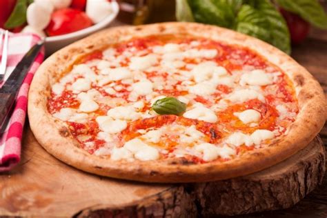 History of Pizza - Learn the story of the traditional Italian pizza - Life in Italy