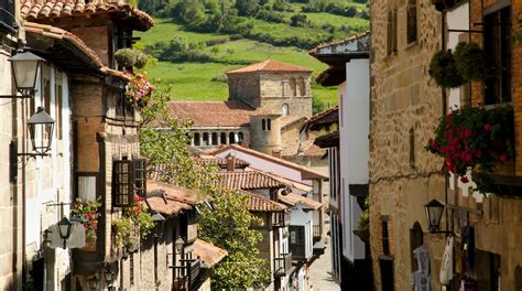 Visitez Santillana del Mar: guide touristique 2024 | Expedia.fr