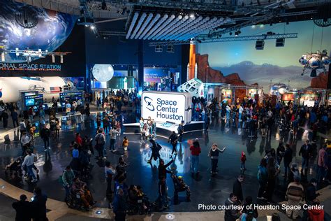 A tour of Space Center Houston | Events - Illinois State