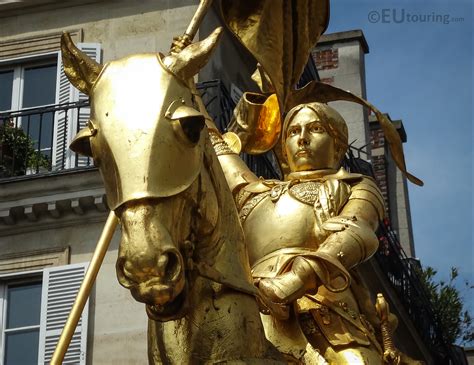 Photos of gilded equestrian statue of Joan of Arc in Paris - Page 355