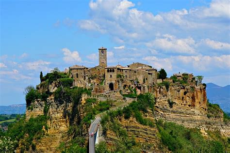 Discovering the Medieval Hill Towns of Central Italy