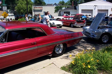 Tubbed Bonneville | Vicksburg Michigan car show | JOHN LLOYD | Flickr