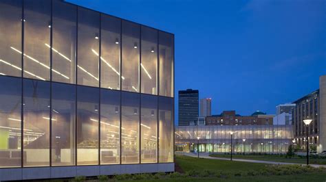 Des Moines Public Library, U.S.A. - Jane Wernick Associates