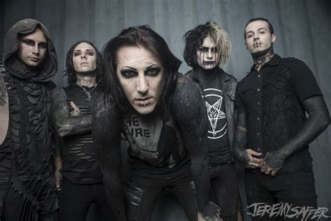 MOTIONLESS IN WHITE - everything bands