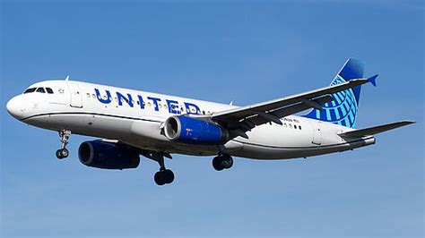 United Airlines Airbus A320-200 | Latest Photos | Planespotters.net