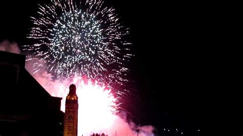 Fireworks from Buckingham Palace at the Queen's Diamond Jubilee Concert ...