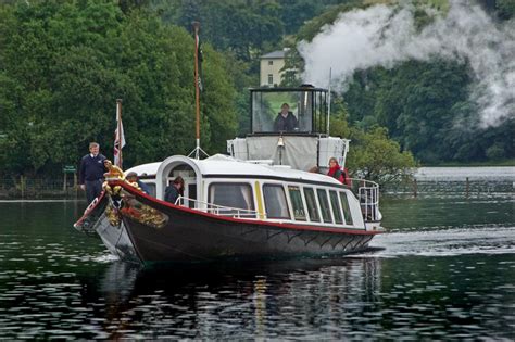 Steam Yacht Gondola - PentaxForums.com