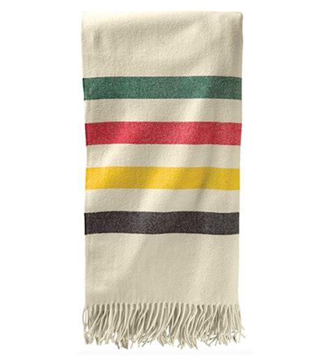 The 10 Best Merino Wool Blankets 2021 - PureWow