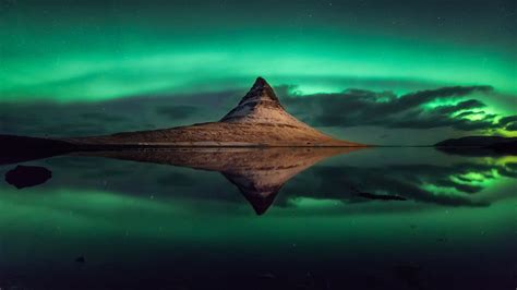 2048x1152 Aurora Borealis Kirkjufell Iceland 2048x1152 Resolution ...