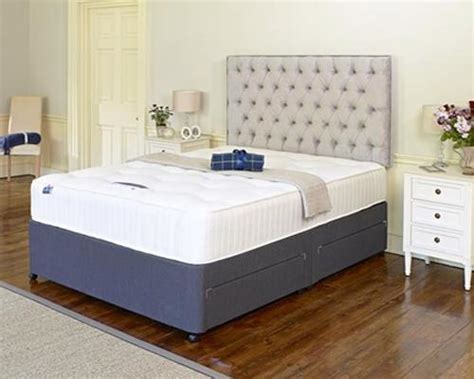 Modern Bed Headboard Ideas Bringing Chic Hotel Style into Bedroom Designs