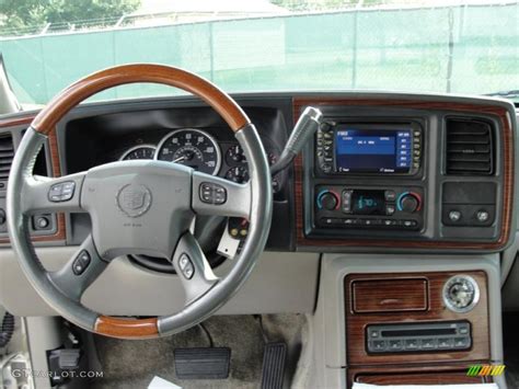 2003 Cadillac Escalade Standard Escalade Model Pewter Dashboard Photo #38389571 | GTCarLot.com