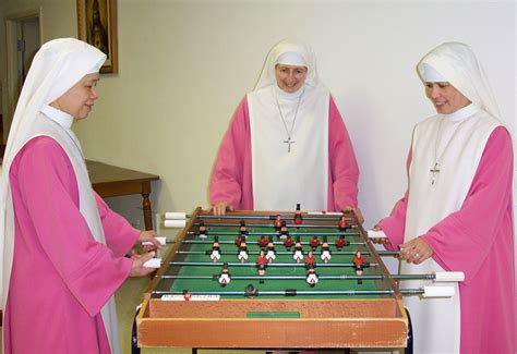 A Catholic Sooner (old blog: is now dead): I "heart" the Pink Sisters!