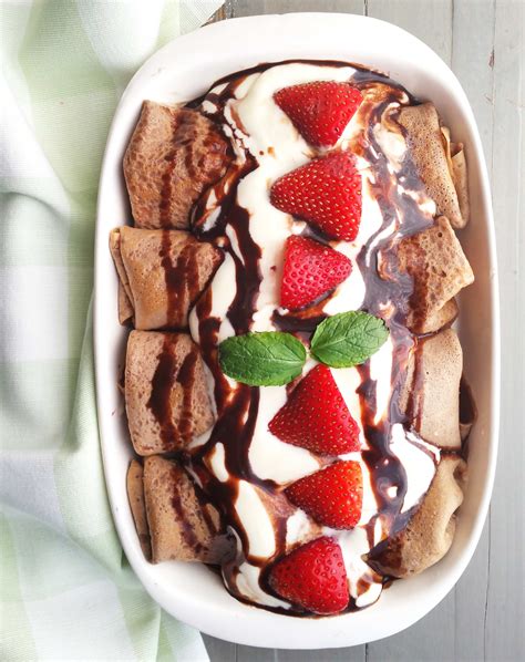 Strawberry Cream Chocolate Crepes | 3 Yummy Tummies