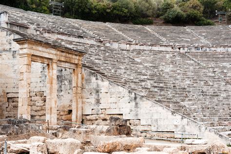 The theatre experience in Athens | Discover Greece