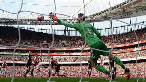 VIDEO: Arsenal's top 10 goals of 2015 | Feature | News | Arsenal.com