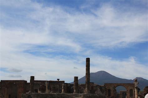 experiencing the volcanic eruption...the aftermath at least. @pompeii ...