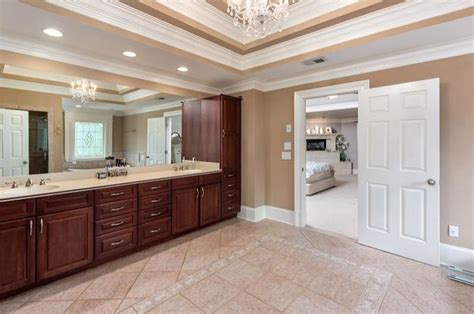 Atlanta Braves star Freddie Freeman selling Georgia home for $775k | Slideshows ...