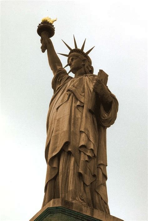 Only a few color photos survive of the Statue of Liberty before her copper ox... | Rebrn.com