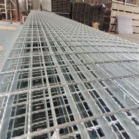 Galvanized Steel Grating Product / Galvanized Serrated Floor Steel Grating