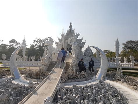 Wat Rong Khun (White Temple) in Chiang Rai, Thailand : r/travel