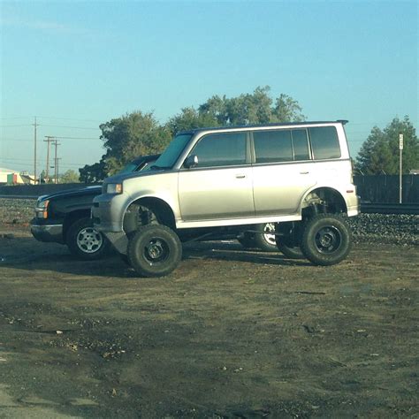 Dat lifted Scion XB from Fresno : Shitty_Car_Mods