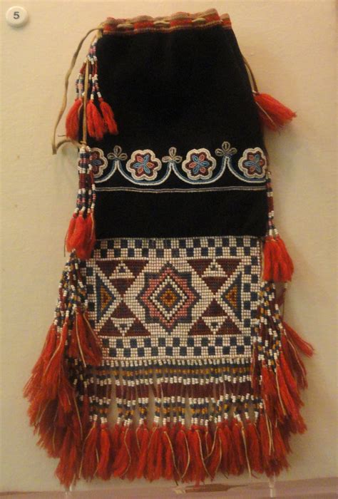 File:Pouch, Montagnais, collected in 1892 - Native American collection - Peabody Museum, Harvard ...