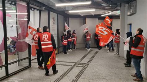 French train strike leaves thousands stranded for Christmas - CGTN