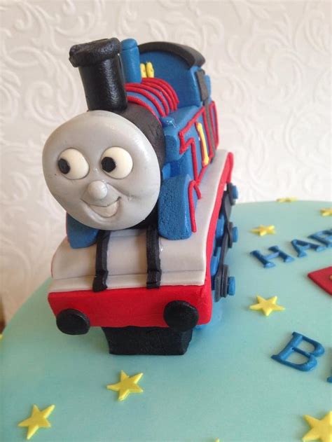 Thomas the tank engine cake - Cake by Melanie Jane Wright - CakesDecor