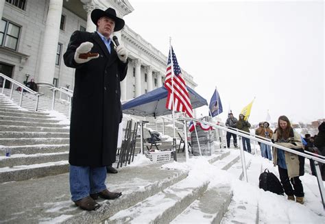 Ryan Zinke of Montana Sworn in as Trump’s Secretary of the Interior ...