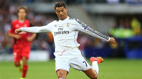 Ronaldo double sees Madrid easily overcome Sevilla - European Super Cup 2014-2015 - Football ...