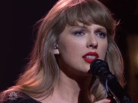 SNL: Taylor Swift wows fans with 10-minute performance of ‘All Too Well’ | The Independent