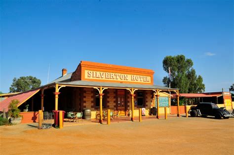 NSW - Silverton Hotel - Travel Oz