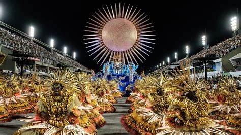 Veinte heridos en el inicio del Carnaval de Río de Janeiro - Estacion ...