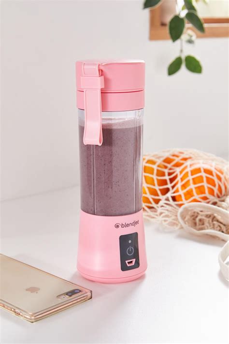 The Best Portable Blenders and Our Favorite Smoothie Recipes in 2021 | Portable blender ...