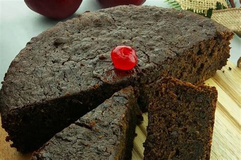 Jamaican Black Cake (Christmas Fruit Cake) - Taste the Islands