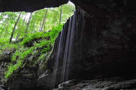 Mammoth Cave: Explora la cueva más larga del mundo | Following