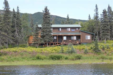 Alaska Fishing Lodge - Bearclaw Lodge in Bristol Bay