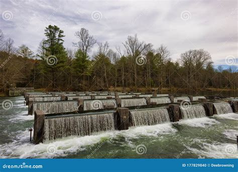 Holston River Weir Dams Near Bristol Tennessee Stock Photo - Image of habitat, hill: 177829840