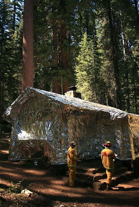 Yosemite fire: Crews defend Gold Country