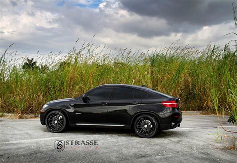 ENTERTAINMENT DAILY.: Black on Black BMW X6 with Strasse Forged Wheels