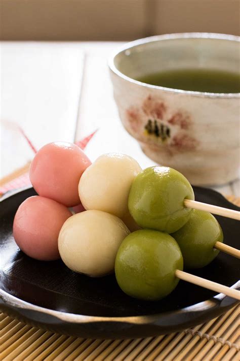 Three Colour (Sanshoku) Dango 三色団子 | Chopstick Chronicles