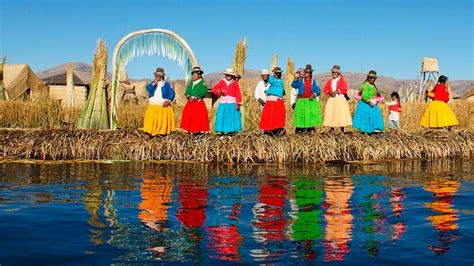 Floating islands of the Uros on Lake Titicaca | Blog Machu Travel Peru