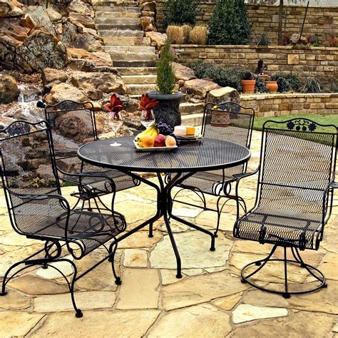 Have to have it. Woodard Briarwood Patio Dining Set - Seats 4 or 6 ...