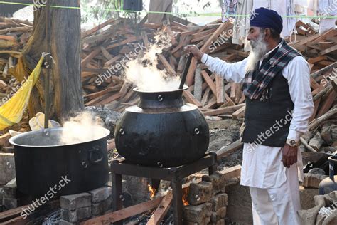 Sikh Farmer Prepares Food Temporary Community Editorial Stock Photo ...