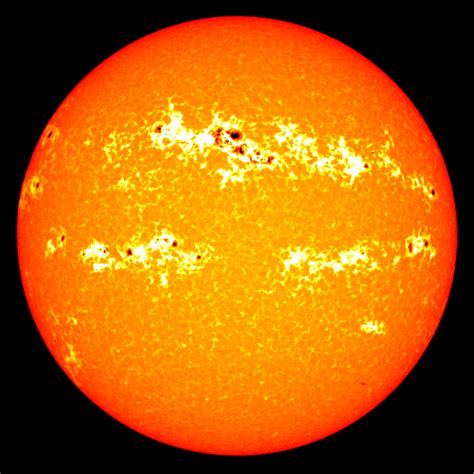 Plasma flow near sun's surface explains sunspots, other solar phenomena