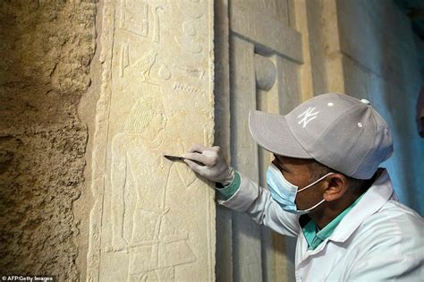 Egyptian archaeologists discover two ancient tombs near the Pyramids of Giza | Daily Mail Online